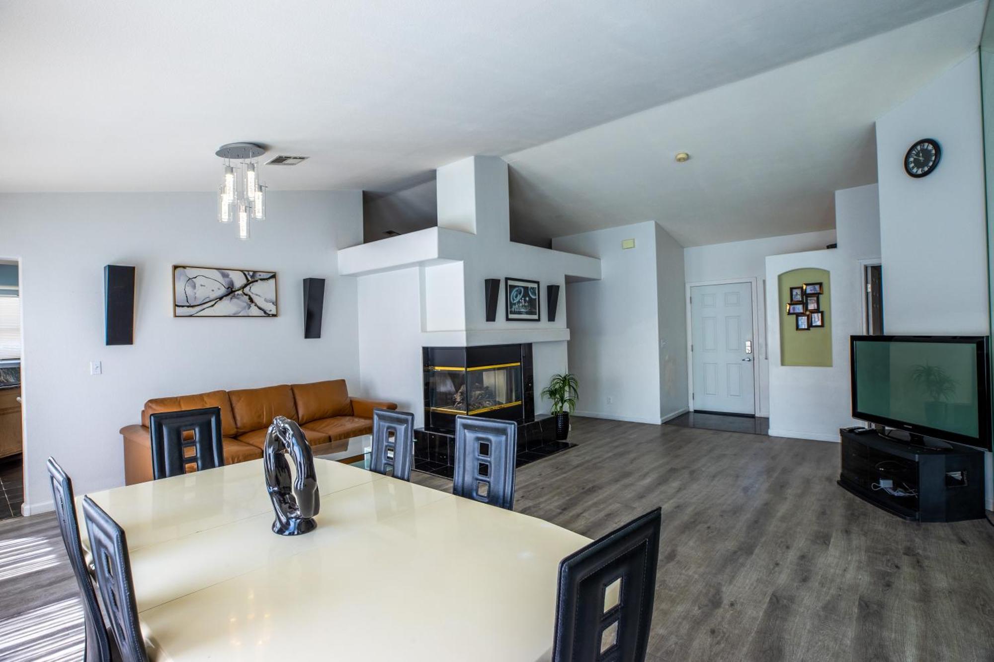 Luxury 1900 Sq Ft House Huge 46 Ft Pool & Hot Spa Las Vegas Dış mekan fotoğraf